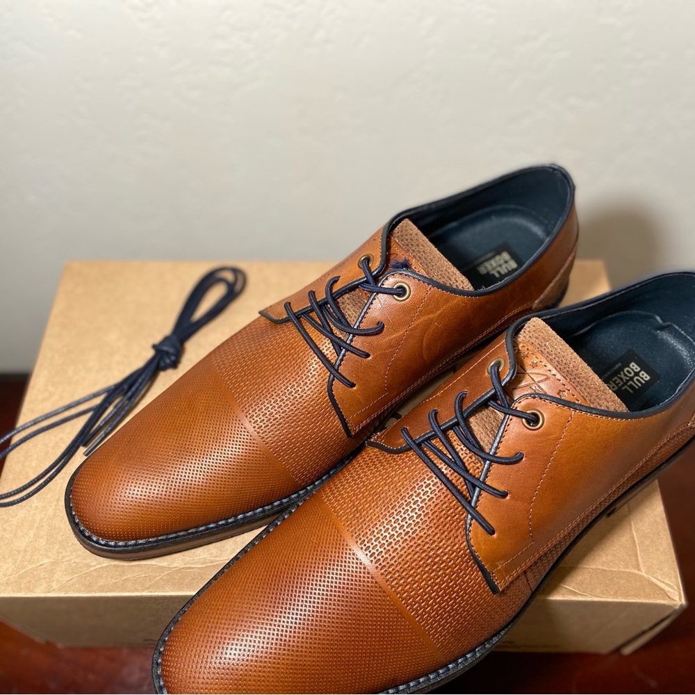 Lace - Up, Tan / Cognac men’s dress shoes.